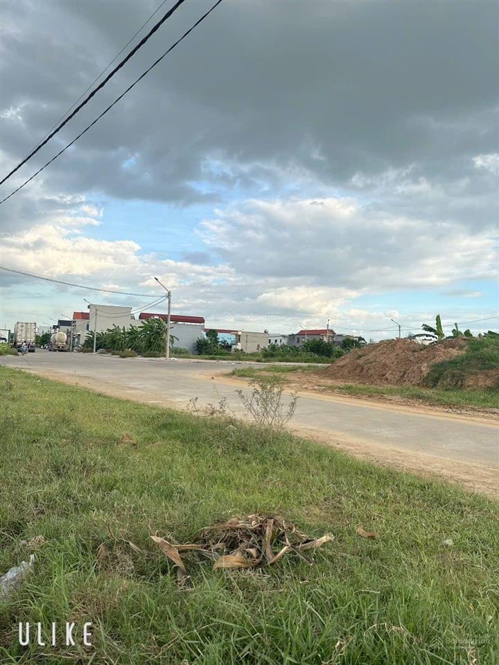 Đất đấu giá cạnh sân bóng ninh phúc đường 15m vỉa hè dân cư đông đúc văn minh giá rẻ chính chủ