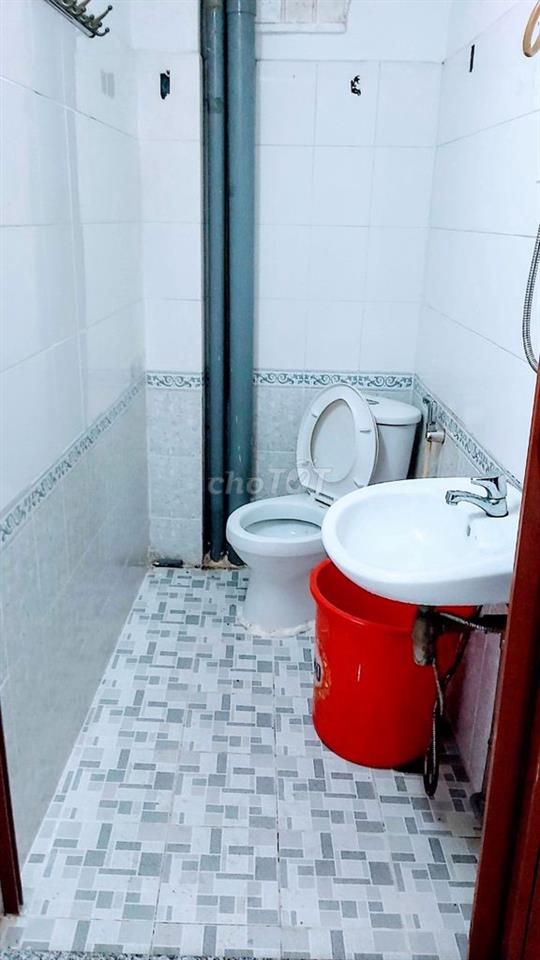 Nhà 16/16/67 Nguyễn Thiện Thuật cho thuê phòng lầu 2