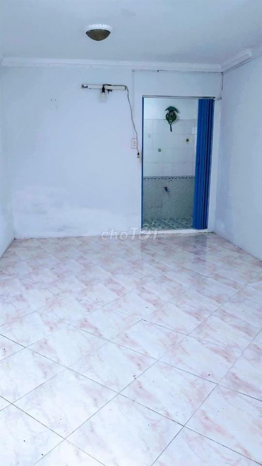 Nhà 16/16/67 Nguyễn Thiện Thuật cho thuê phòng lầu 2