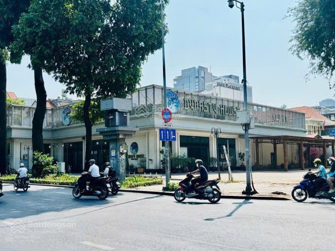 Cho thuê nhà góc 2mt, 2.450m2, số 40 phùng khắc khoan, quận 1. dt 47x50m, kinh doanh tự do