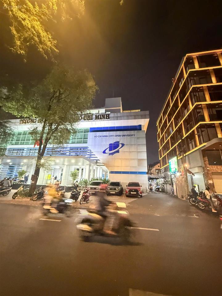 Cho thuê tòa nhà mới góc 2 mặt tiền 1.750m2 số 99 võ văn tần, quận 3, dt 10x25m, hầm, 7 tầng pccc