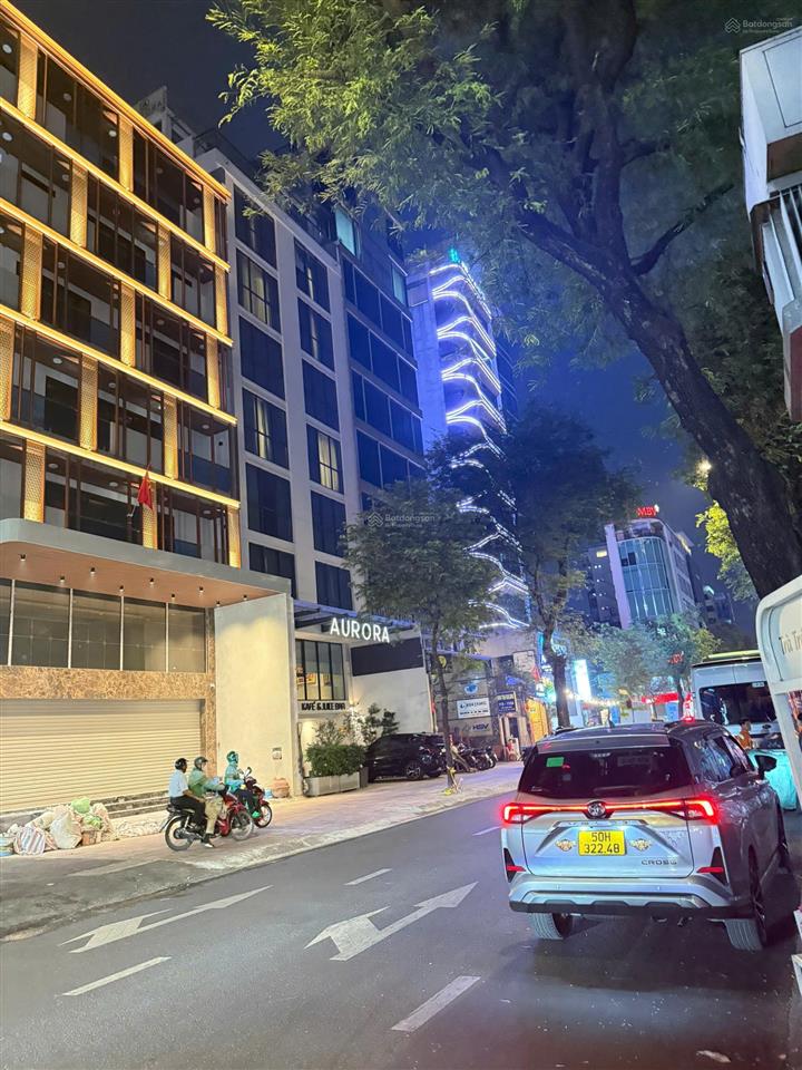 Cho thuê tòa nhà mới góc 2 mặt tiền 1.750m2 số 99 võ văn tần, quận 3, dt 10x25m, hầm, 7 tầng pccc