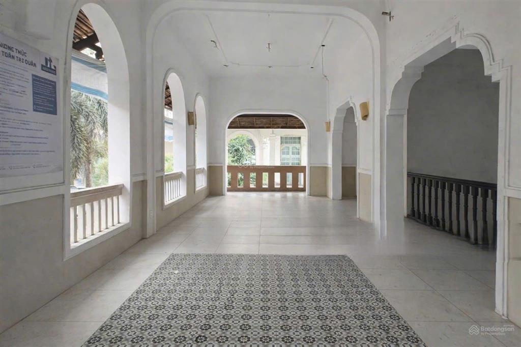 Cho thuê nhà mặt tiền số 110 đường lý chính thắng,  quận 3. dt 15x25m, 1 trệt 1 lầu, 250tr/th
