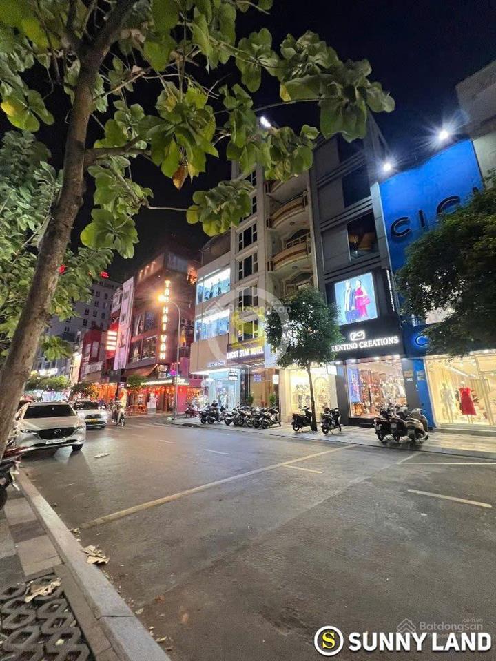 Cho thuê nhà mặt tiền số 138140 đường nguyễn trãi,  quận 1, 8x20m, 1 trệt 2 lầu st, 250tr/th