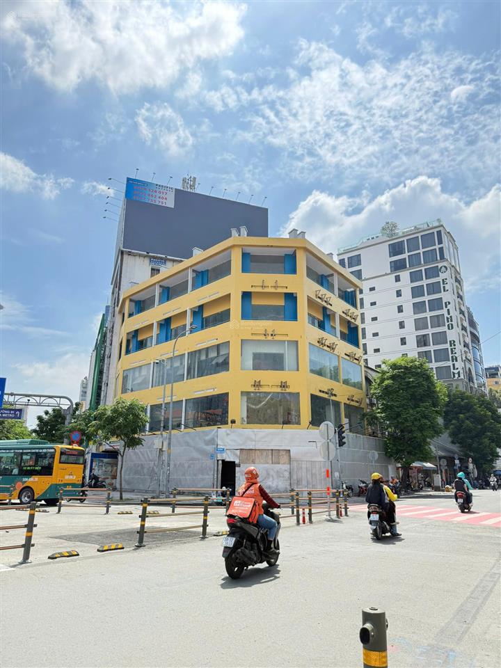 Cho thuê tòa nhà góc 2mt số 177  179  181 hàm nghi, phường bến thành, 18x25m, 1 trệt 4 lầu 2tm