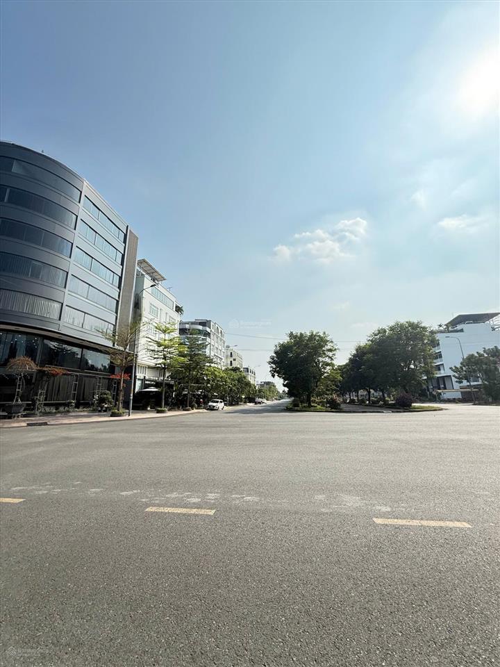 Cho thuê nhà góc 2mt số 5860 nguyễn văn kỉnh  nguyễn an, quận 2, 15.5x20m, 500tr/th