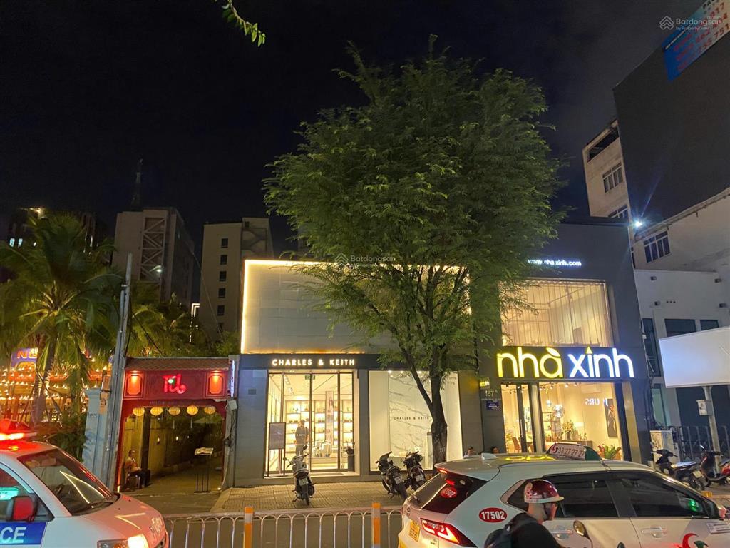 Cho thuê nhà góc 2mt số 187 hai bà trưng, phường 6, quận 3 ( hẻm hông), 8x20m, 200tr/th