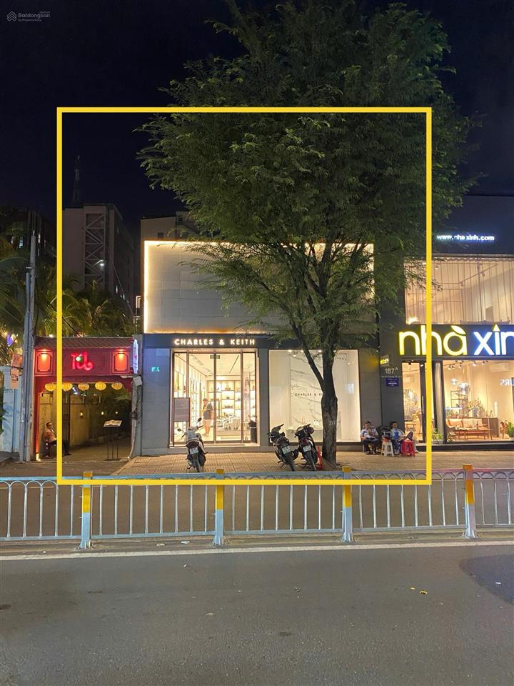 Cho thuê nhà góc 2mt số 187 hai bà trưng, phường 6, quận 3 ( hẻm hông), 8x20m, 200tr/th