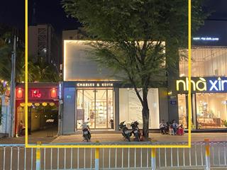 Cho thuê nhà góc 2mt số 187 hai bà trưng, phường 6, quận 3 ( hẻm hông), 8x20m, 200tr/th