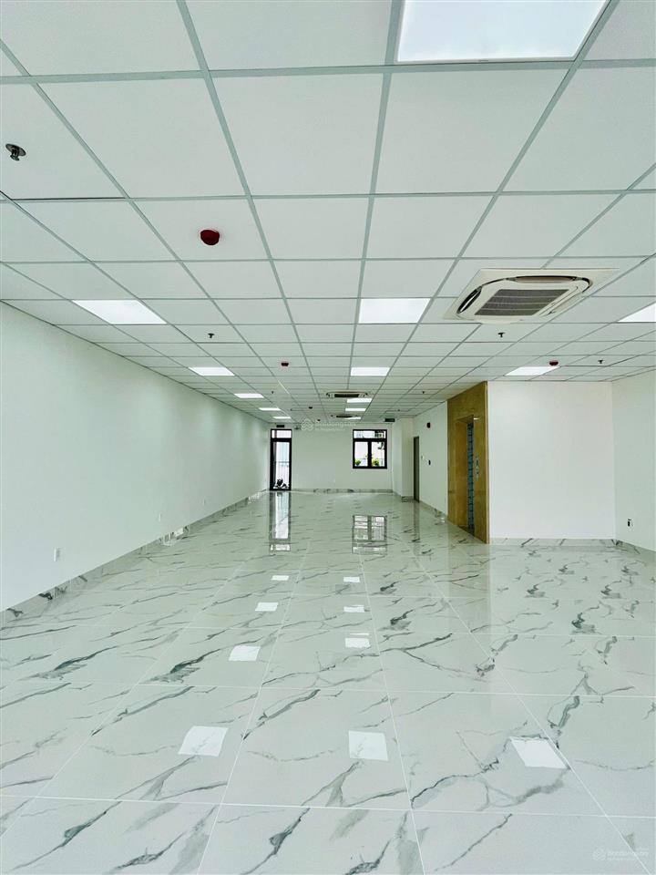 Cho thuê nhà mặt tiền số 151 trương văn bang, phường thạnh mỹ lợi, quận 2, 8x20m, 200tr/th