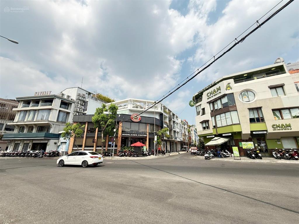 Cho thuê nhà góc 2mt số 46 đường hoa hồng, phường cầu kiệu, 17x12m, 1 hầm 1 trệt 2 lầu, 280tr/th