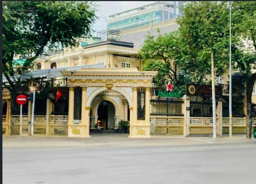Cho thuê biệt thự 600m2, góc 2 mặt tiền số 86 võ văn tần, quận 3, dt 25x25m, trêt, 2 lầu.