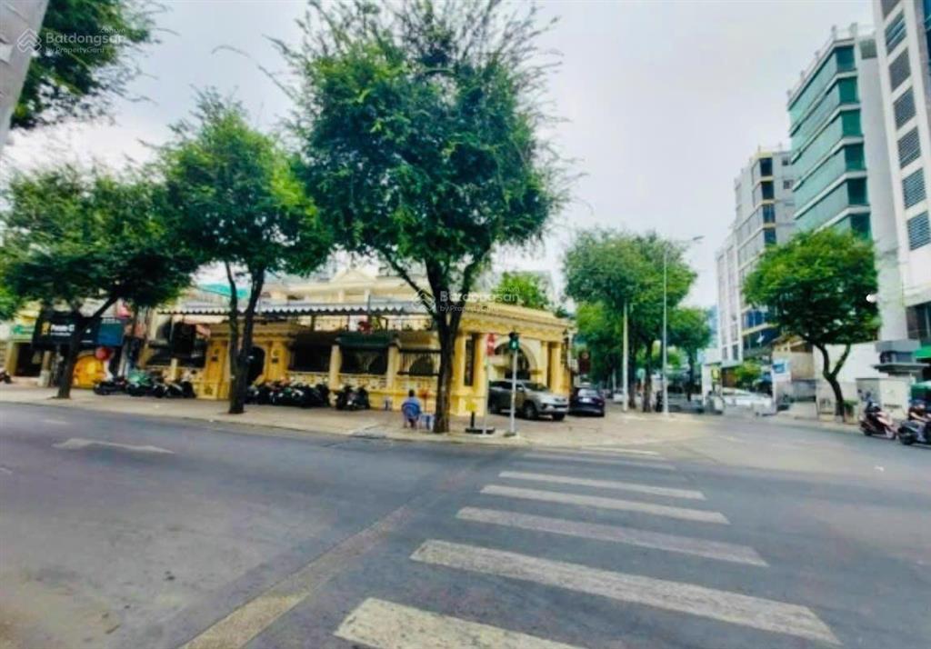Cho thuê biệt thự 600m2, góc 2 mặt tiền số 86 võ văn tần, quận 3, dt 25x25m, trêt, 2 lầu.