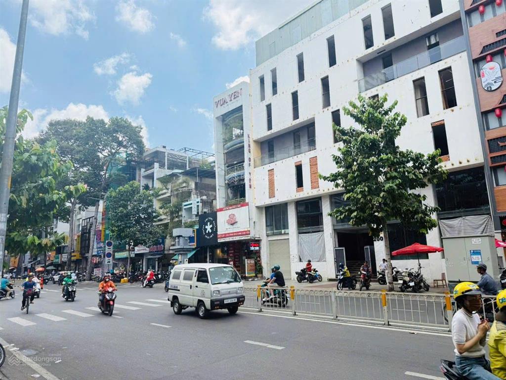 Cho thuê tòa nhà dtsd 3200m2, mặt tiền số 200 nguyễn tri phương, quận 10, nhà đẹp mặt tiền 19.5m
