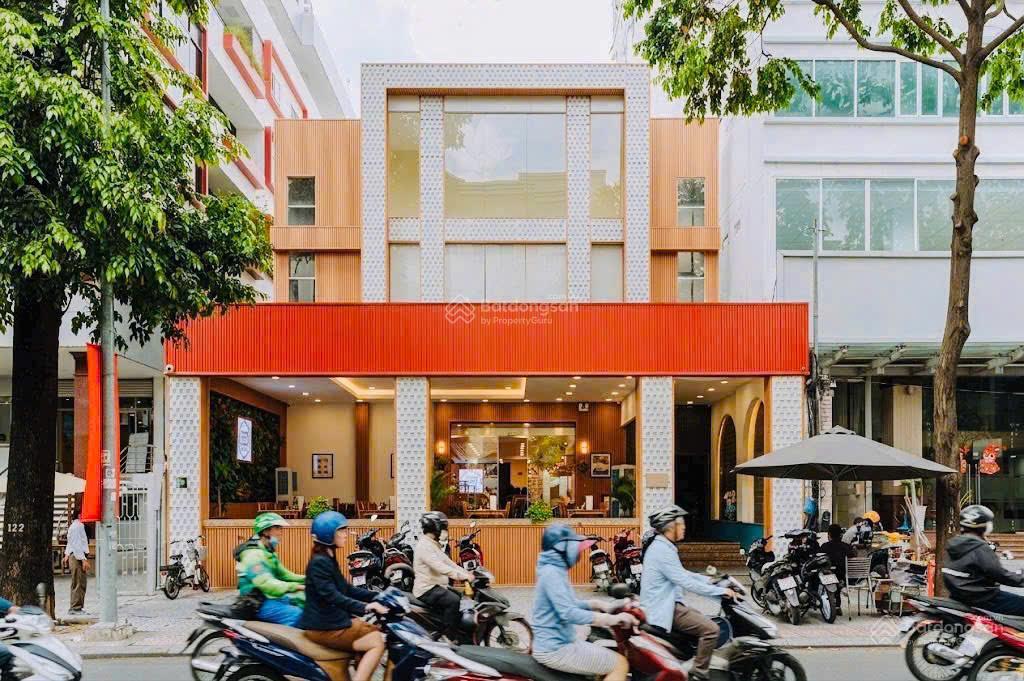 Cho thuê nhà mt 38 mạc đĩnh chi q1 dt 12x36m, 1 trệt 2 lầu, tuyến đường sầm uất, nhận nhà kd ngay