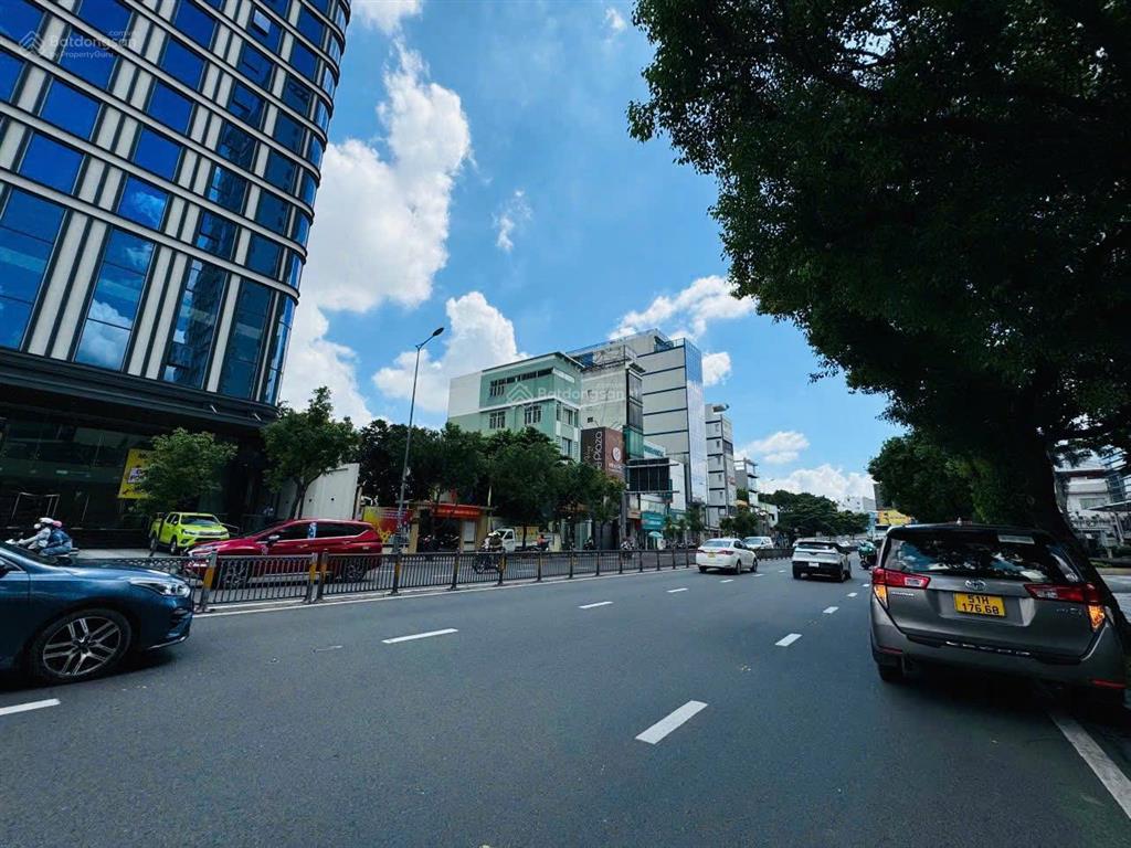Cho thuê tòa nhà hạng a, 15 tầng mt 22a nam kỳ khởi nghĩa quận 3 view toàn cảnh sài gòn.