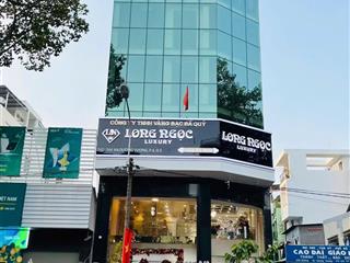 Cho thuê tòa nhà góc 2mt an dương vương, quận 5 dt 9x22m ngay khu sầm uất, 6 lầu thang máy 360tr/th