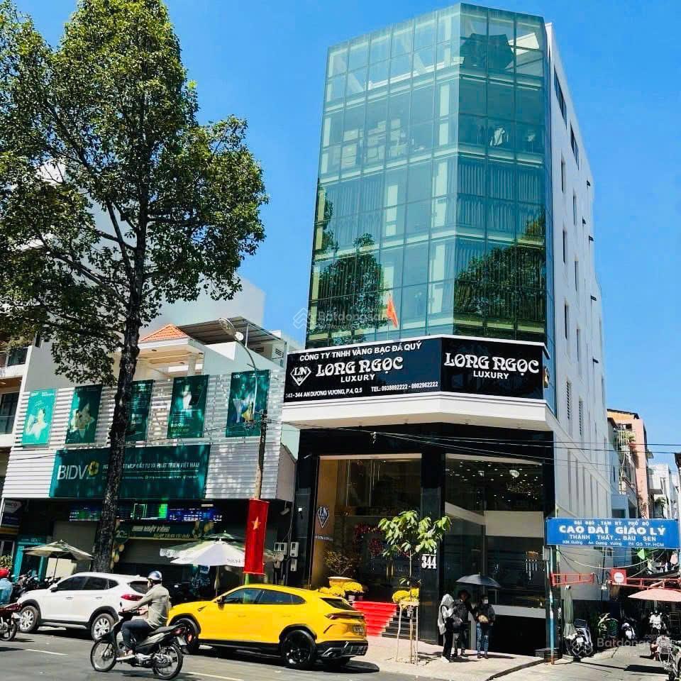 Cho thuê tòa nhà góc 2mt an dương vương, quận 5 dt 9x22m ngay khu sầm uất, 6 lầu thang máy 360tr/th