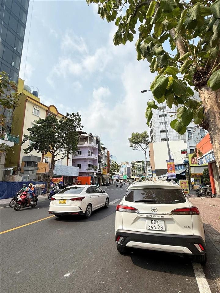 Toà nhà cho thuê mặt tiền 10 kỳ đồng phường 9 quận 3 kiến trúc hiện đại 13 tầng nổi 1.6 tỷ/tháng