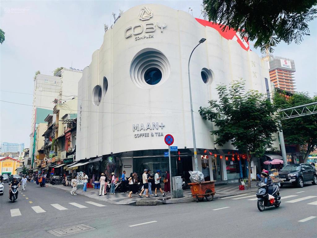 Cho thuê nhà góc 2 mặt tiền 10 trương định, quận 1, dt 17x18m, trệt, 2 lầu trống suốt.