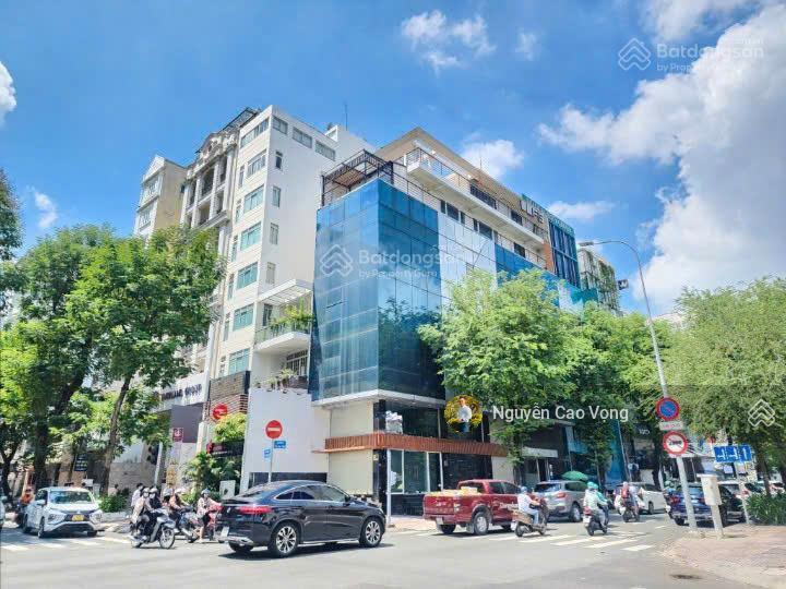 Cho thuê tòa nhà góc 2 mặt tiền số 55 đường trương định, quận 3, 5.5x25m, hầm trệt lửng 5 lầu