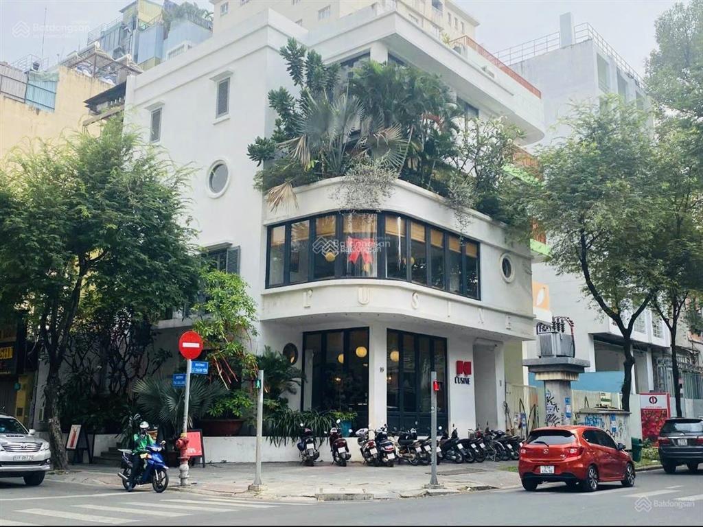 Cho thuê nhà góc 2 mặt tiền 19 lê thánh tôn vs thái văn lung, quận 1, hầm, trệt, 2 lầu, rất đẹp.