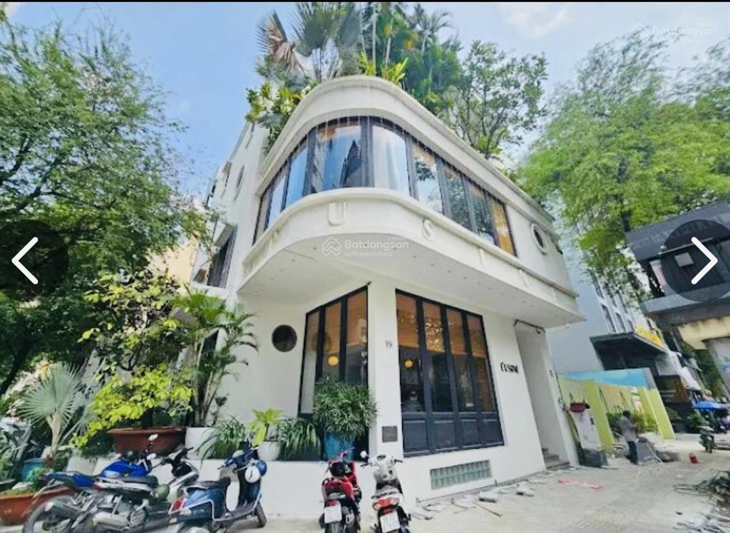 Cho thuê nhà góc 2 mặt tiền 19 lê thánh tôn vs thái văn lung, quận 1, hầm, trệt, 2 lầu, rất đẹp.