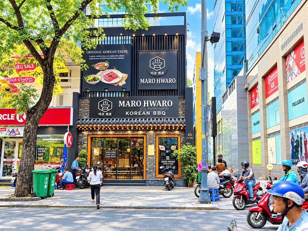 Cho thuê nhà góc 2 mặt tiền 45 lý tự trọng, quận 1  sát vincom đồng khởi 731m²  400 triệu/tháng