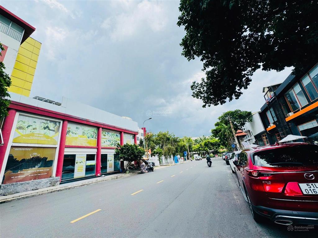 Cho thuê tòa nhà góc 2 mặt tiền số 3 hoàng việt, phường 4, quận tân bình