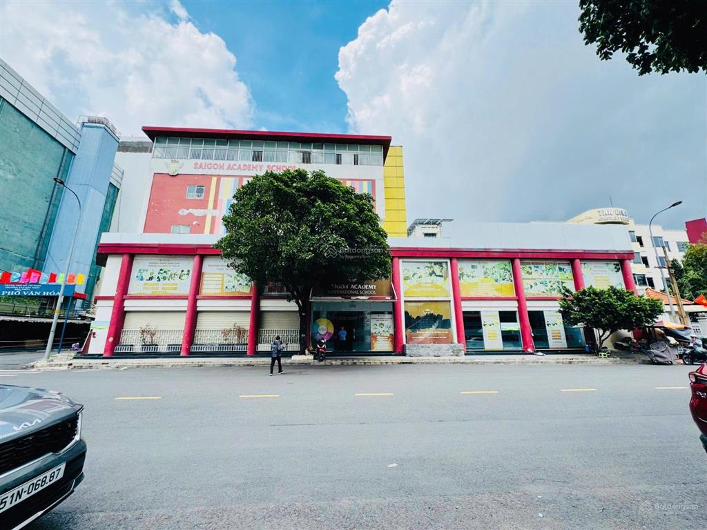 Cho thuê tòa nhà góc 2 mặt tiền số 3 hoàng việt, phường 4, quận tân bình