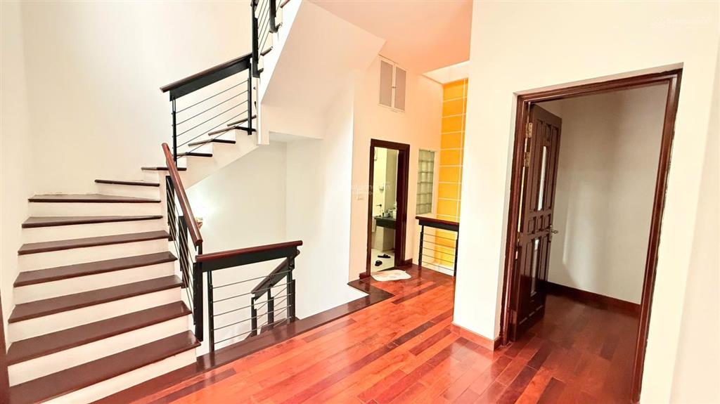 Chính bán gấp biệt thự kđt mỹ đình  nguyễn cơ thạch  gần vườn hoa. 100m2 x4t  giá 38 tỷ.