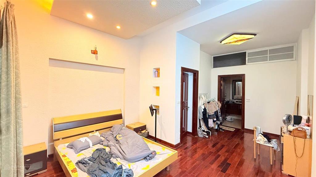 Chính bán gấp biệt thự kđt mỹ đình  nguyễn cơ thạch  gần vườn hoa. 100m2 x4t  giá 38 tỷ.