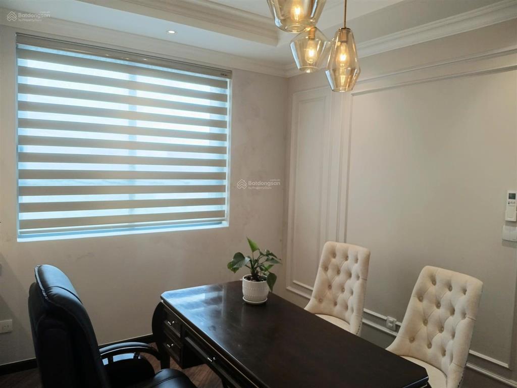 Cần bán căn 3pn 110m2 lầu cao  view q1 cực đẹp, giá chỉ 5,68 tỷ