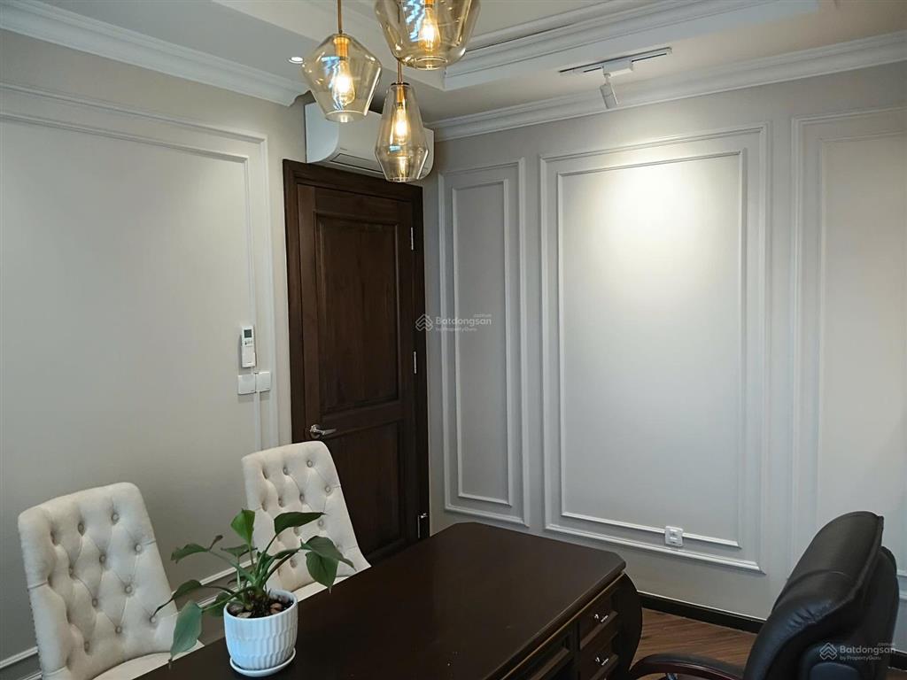 Cần bán căn 3pn 110m2 lầu cao  view q1 cực đẹp, giá chỉ 5,68 tỷ