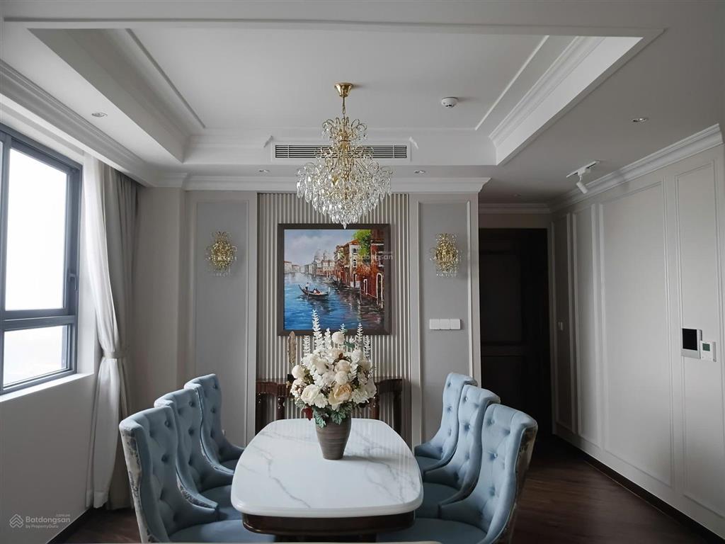 Cần bán căn 3pn 110m2 lầu cao  view q1 cực đẹp, giá chỉ 5,68 tỷ