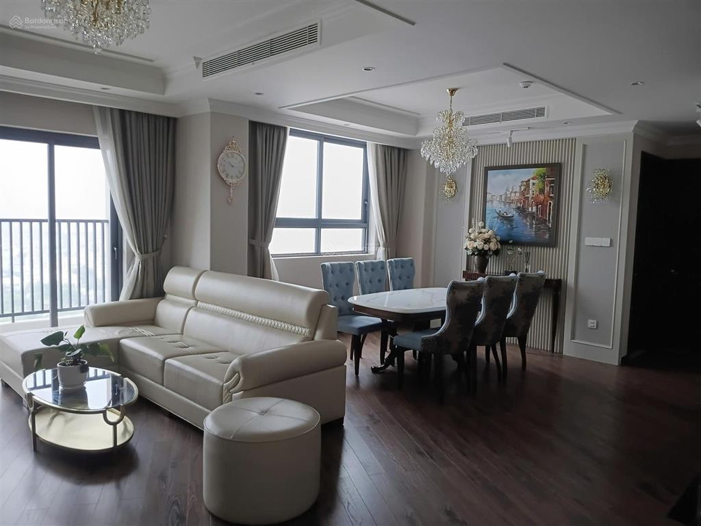 Cần bán căn 3pn 110m2 lầu cao  view q1 cực đẹp, giá chỉ 5,68 tỷ