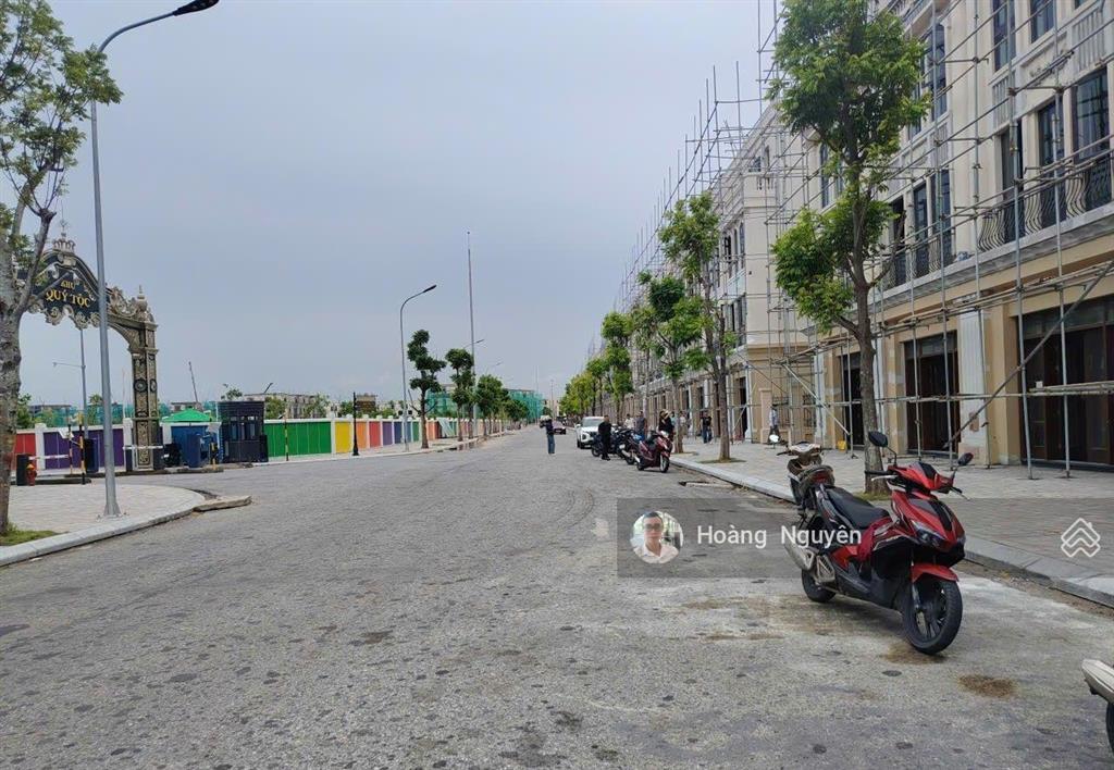 Bán căn liền kề phân khu quý tộc dự án vinhomes royal island vũ yên 90m2 giá chỉ hơn 11 tỷ