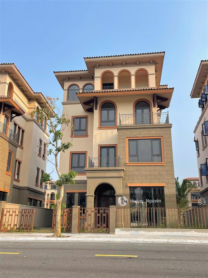 Bán căn biệt thự đơn lập phân khu đảo thiên đường vinhomes royal island 278m2 giá chỉ hơn 30 tỷ