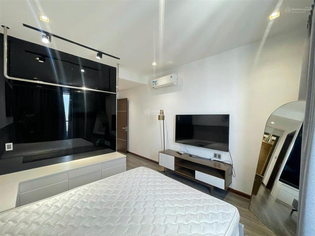 Bán gấp căn hộ kingston quận phú nhuận, 125m2, 3pn, giá bán 11,2 tỷ, tặng nội thất,  0903 833 ***