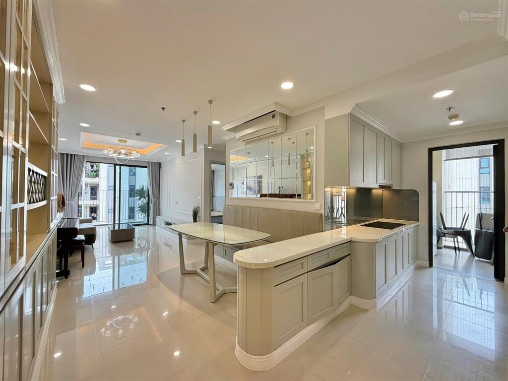 Bán gấp căn hộ the prince quận phú nhuận, 94m2, 3pn, tặng nt, có sổ hồng, 8.5 tỷ,  0903 833 ***