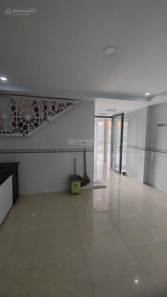 Bán gấp nhà mặt phố hà huy giáp, 6.5 tỷ, 4.5*11.15m, 4pn, 3wc, q12, sổ hồng chính chủ 0903 833 ***