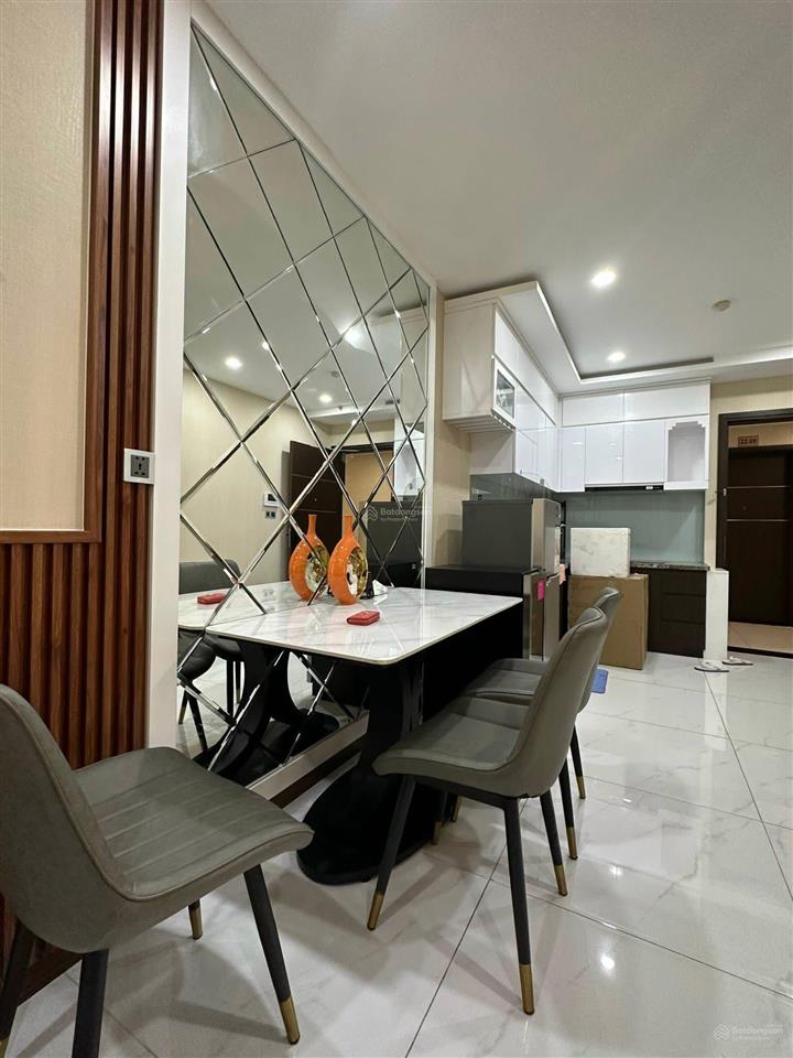 Bán gấp căn hộ res 11, quận 11, 75m2, 2pn, có sổ hồng, giá bán đúng giá 4.9 tỷ,  0903 833 ***