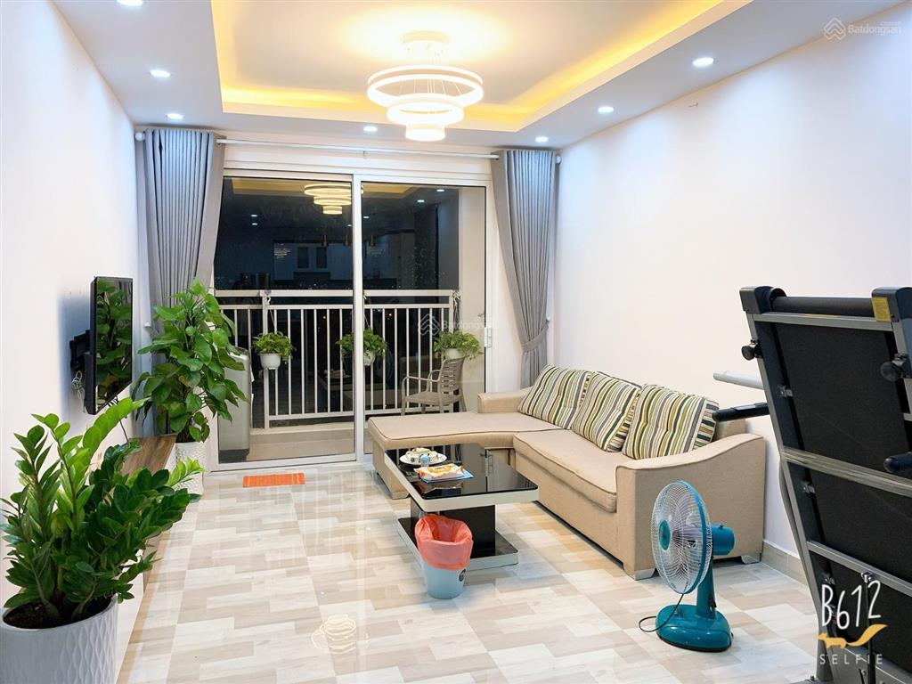 Cần bán gấp căn hộ chung melody, quận tân phú, 92m2, 3pn, giá 4.95 tỷ, view đẹp,  0903 833 ***