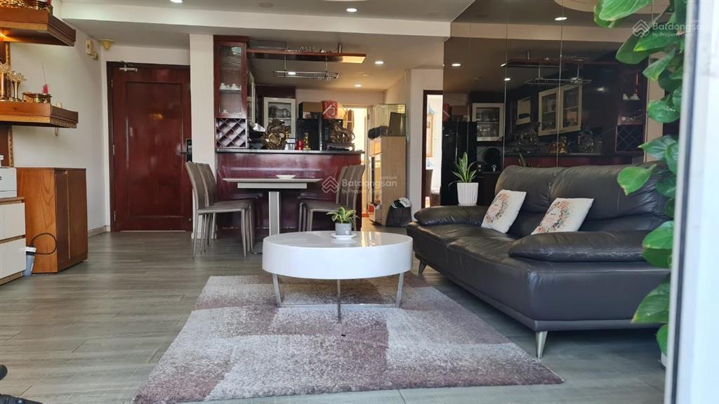 Cho thuê gấp căn hộ hùng vương plaza, quận 5, dt 120m2, 3pn, full nt, 18 triệu/tháng, 0936 822 ***
