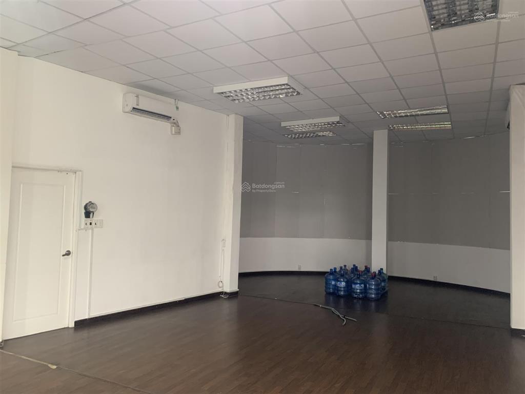 Cho thuê văn phòng nguyên sàn 500m² (trần cao 3,5m) giá tốt khu vực   0906 970 ***