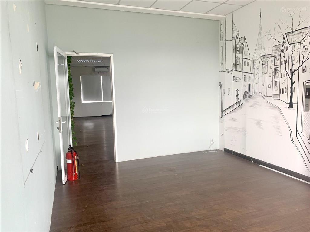 Cho thuê văn phòng nguyên sàn 500m² (trần cao 3,5m) giá tốt khu vực   0906 970 ***