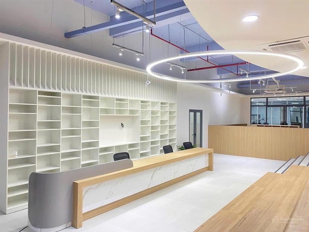 Cần cho thuê sàn văn phòng thương mại diện tích lớn 2000m2/sàn tại trung tâm quận 10 0906 970 ***