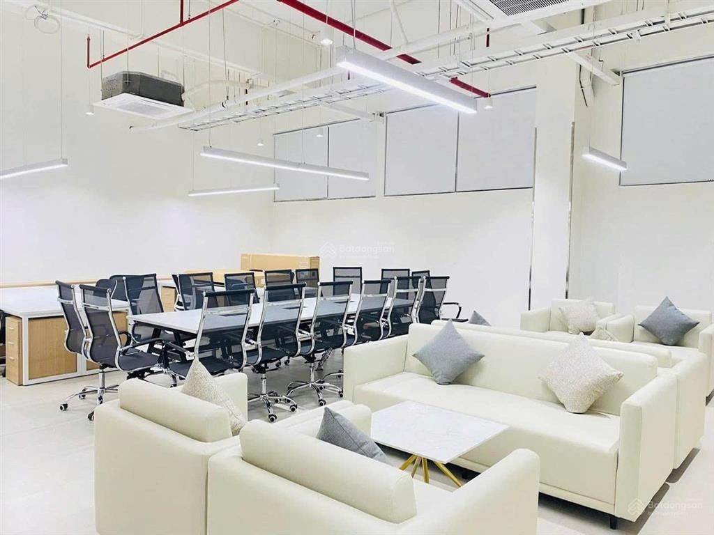 Cần cho thuê sàn văn phòng thương mại diện tích lớn 2000m2/sàn tại trung tâm quận 10 0906 970 ***