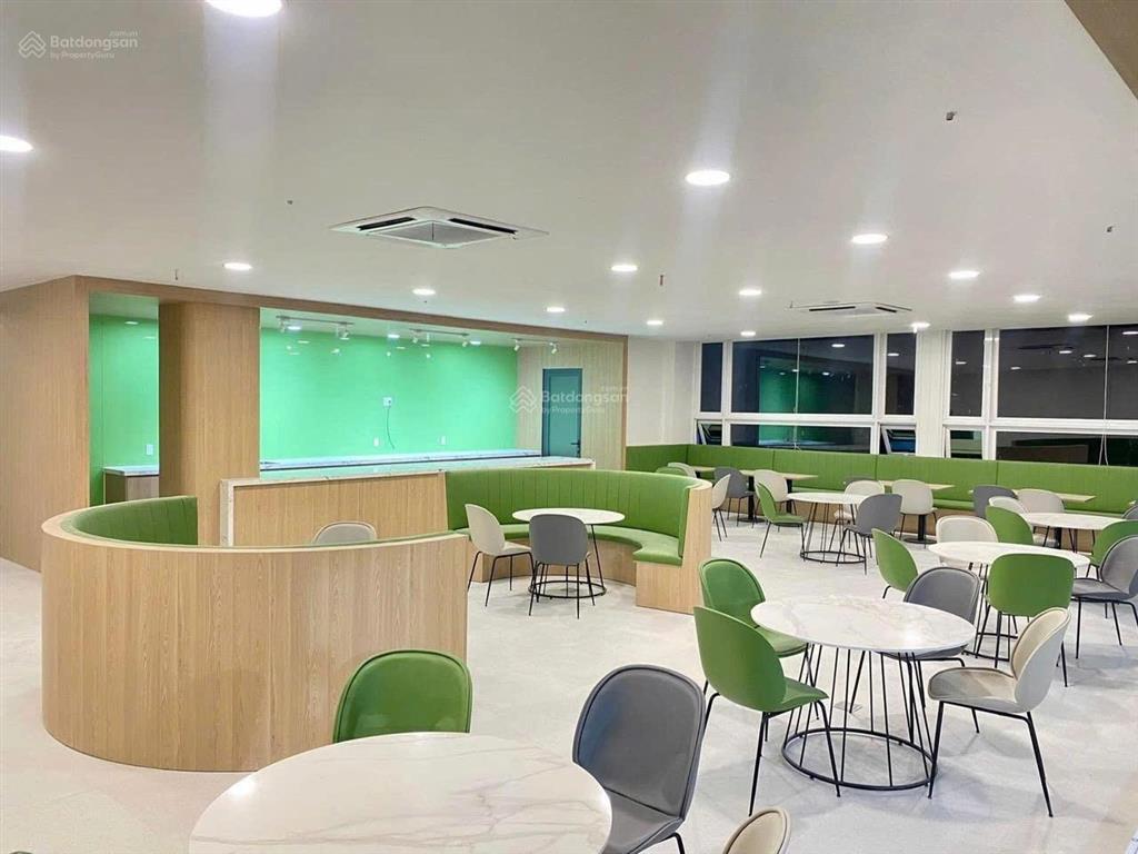 Cần cho thuê sàn văn phòng thương mại diện tích lớn 2000m2/sàn tại trung tâm quận 10 0906 970 ***