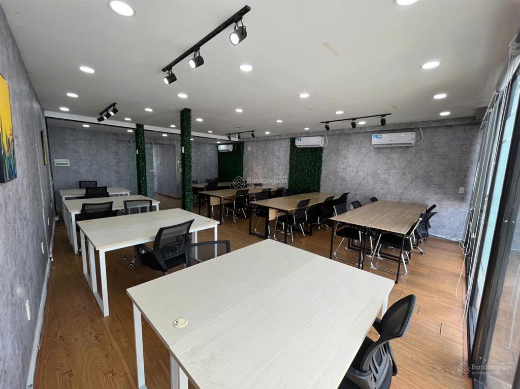 Cần cho thuê nguyên sàn 150m2 full nội thất, pantry, phòng họp, phòng ngủ quận 3   0906 970 ***